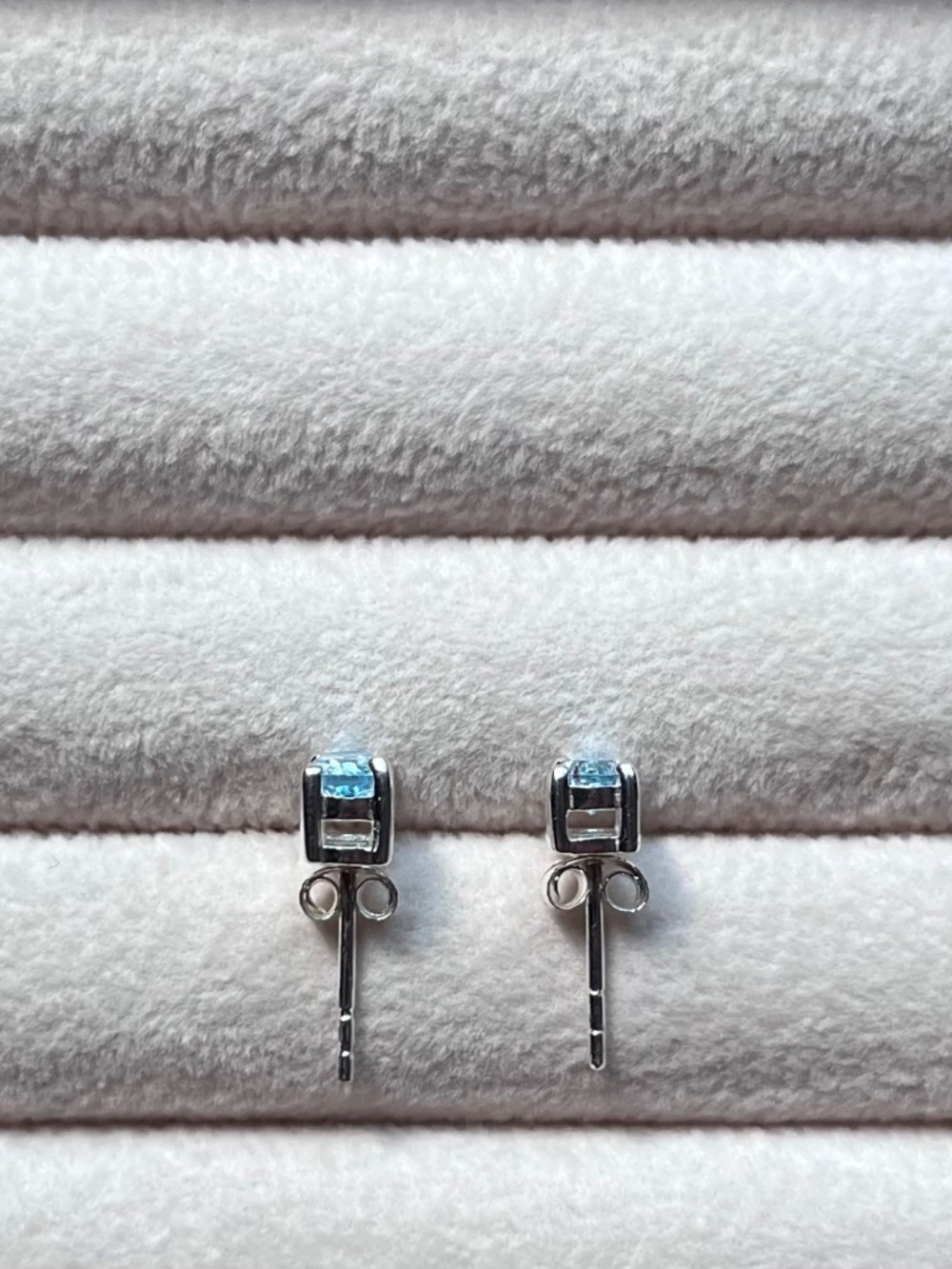 E089 | Genuine Blue Topaz Oval-Cut Stud Earrings - Picture 5 of 7